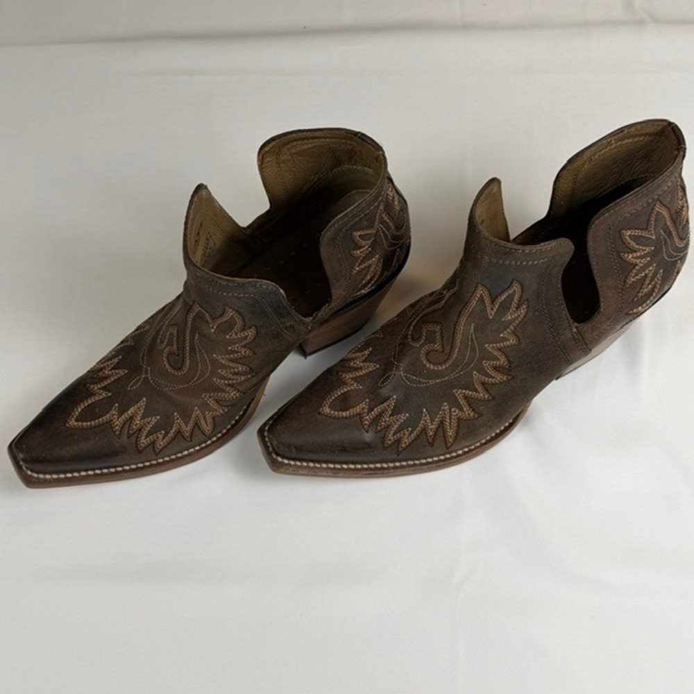 Ariat Darlin Brown Leather Western Snip Toe Ankle Boots Shoes Women 9.5